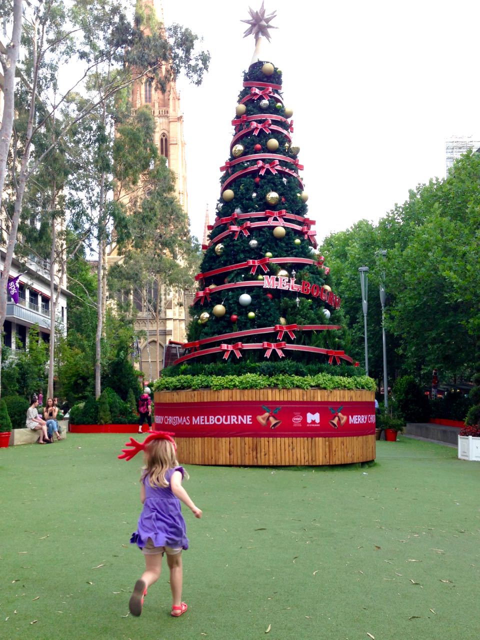 Green Gourmet Giraffe Melbourne Christmas Myer windows